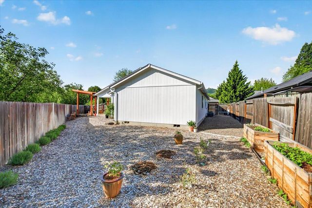 500 Antilles Lane, Medford, OR 97501