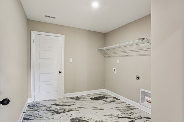 178 Brenda Dr, Clarksville, TN 37040