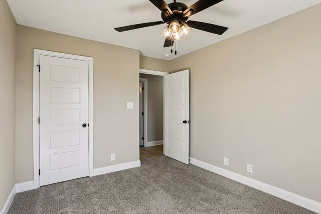 178 Brenda Dr, Clarksville, TN 37040