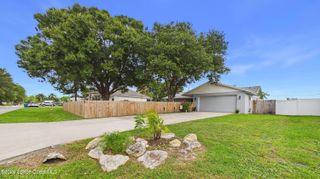 667 Antigua Street NE, Palm Bay, FL 32907