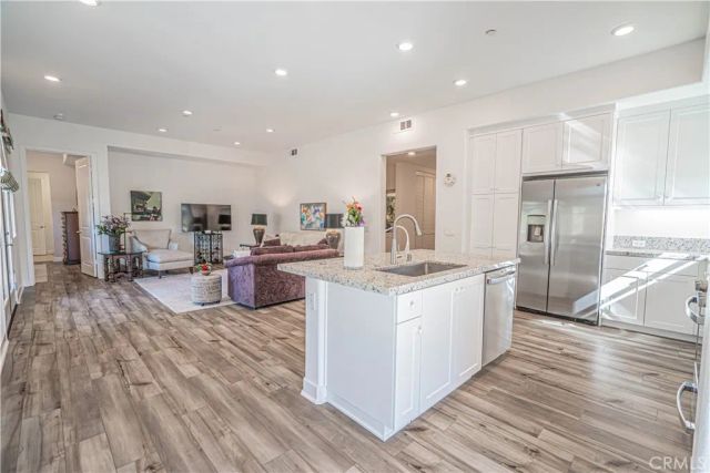 27406 Merlin, Valencia, CA 91381