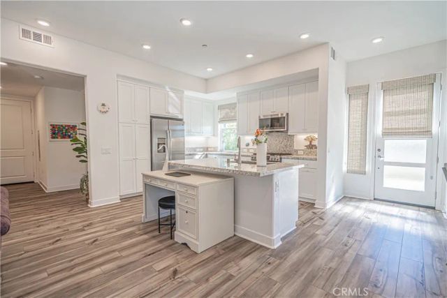 27406 Merlin, Valencia, CA 91381