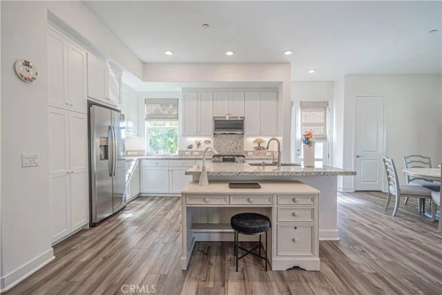 27406 Merlin, Valencia, CA 91381