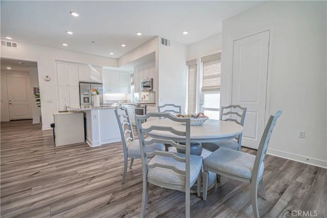 27406 Merlin, Valencia, CA 91381