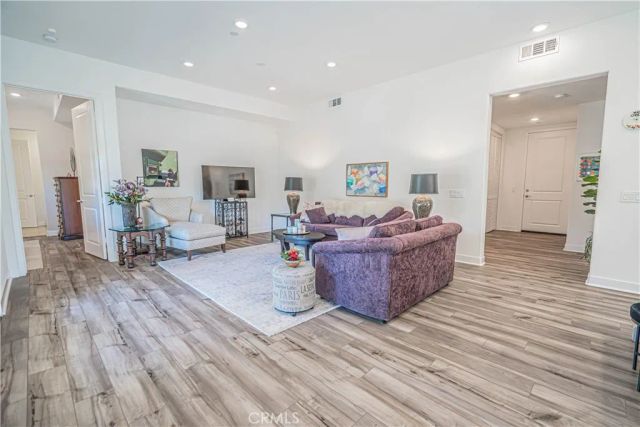 27406 Merlin, Valencia, CA 91381
