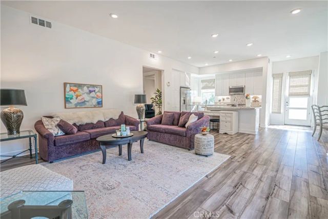27406 Merlin, Valencia, CA 91381