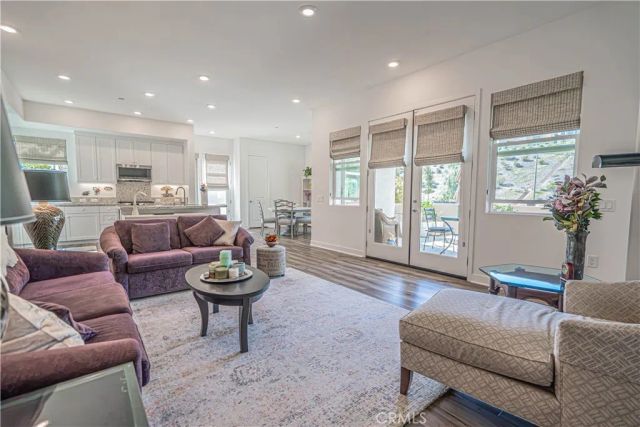 27406 Merlin, Valencia, CA 91381