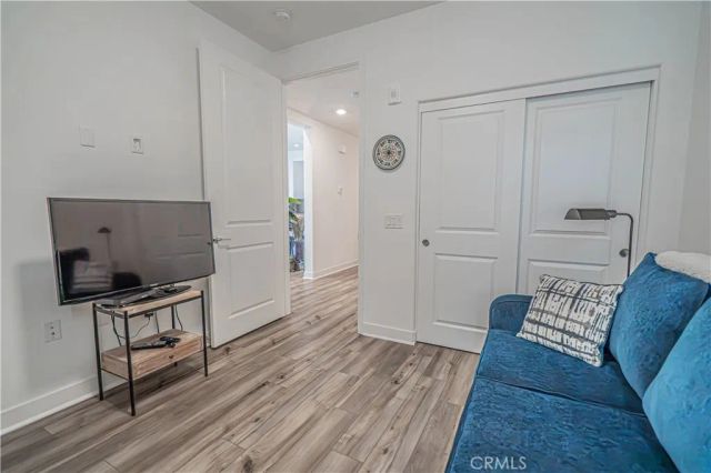 27406 Merlin, Valencia, CA 91381