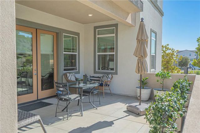 27406 Merlin, Valencia, CA 91381