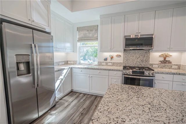 27406 Merlin, Valencia, CA 91381