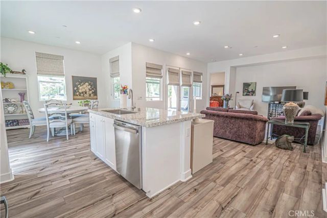 27406 Merlin, Valencia, CA 91381