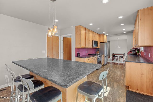 102 E Theresa DR, Coeur D'alene, ID 83814