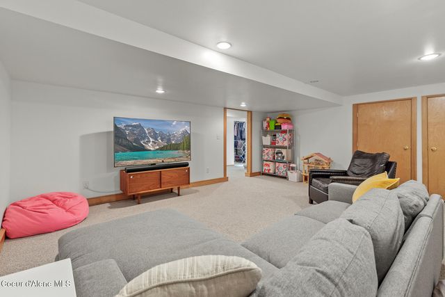 102 E Theresa DR, Coeur D'alene, ID 83814