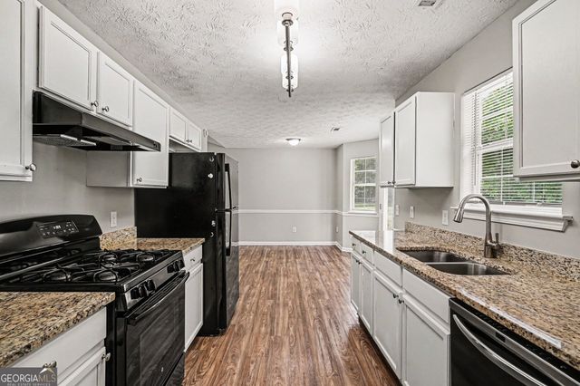 66 Mallie Court, Hampton, GA 30228