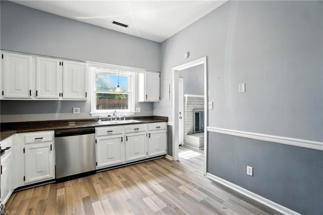 622 Thomas Nelson DR, Virginia Beach, VA 23452
