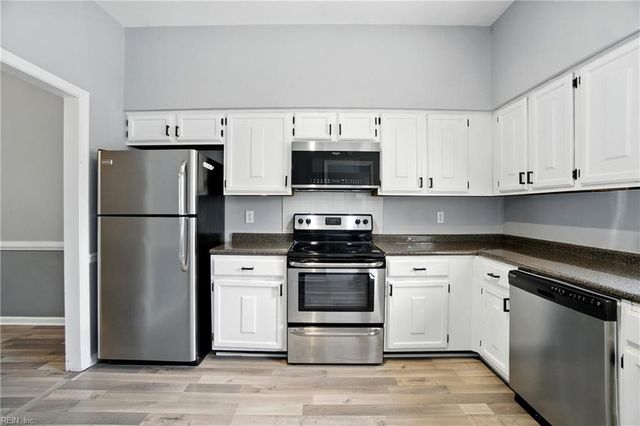 622 Thomas Nelson DR, Virginia Beach, VA 23452