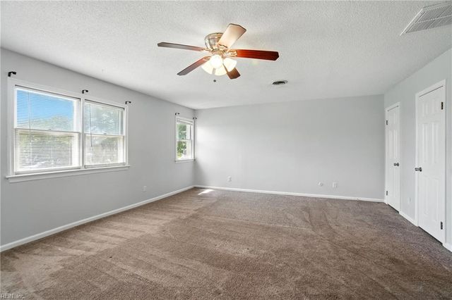 622 Thomas Nelson DR, Virginia Beach, VA 23452