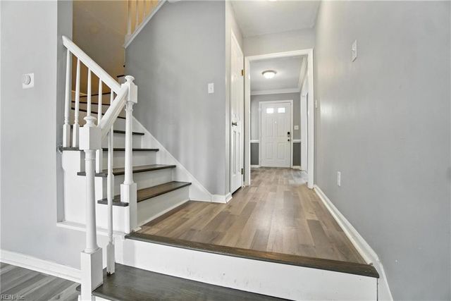 622 Thomas Nelson DR, Virginia Beach, VA 23452