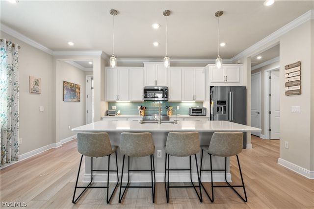 10357 Bonavie Cove DR, Fort Myers, FL 33966