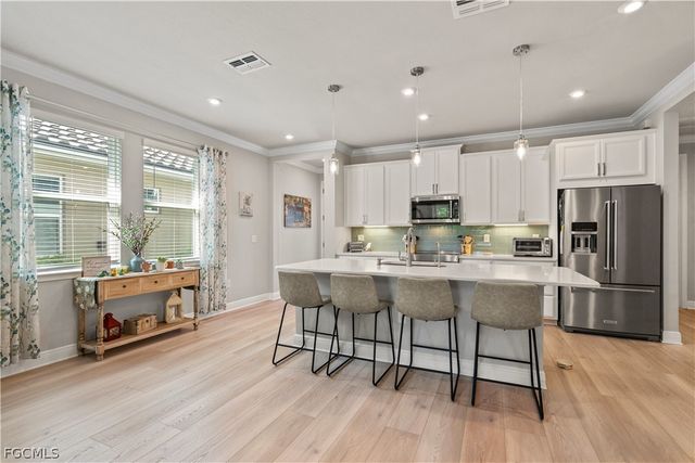 10357 Bonavie Cove DR, Fort Myers, FL 33966