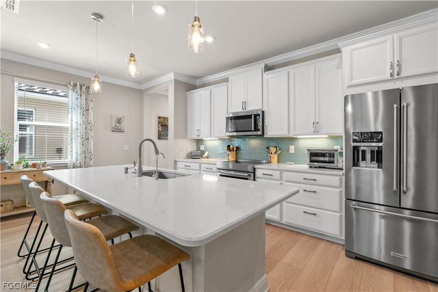 10357 Bonavie Cove DR, Fort Myers, FL 33966