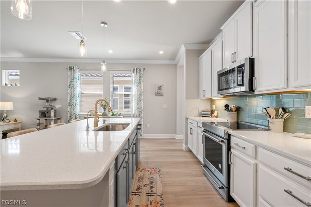 10357 Bonavie Cove DR, Fort Myers, FL 33966