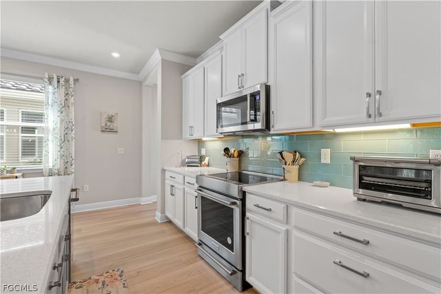 10357 Bonavie Cove DR, Fort Myers, FL 33966