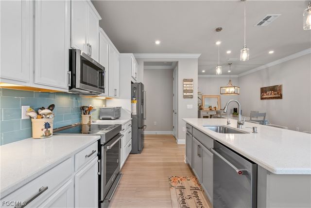 10357 Bonavie Cove DR, Fort Myers, FL 33966