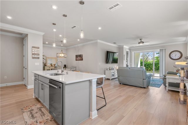 10357 Bonavie Cove DR, Fort Myers, FL 33966