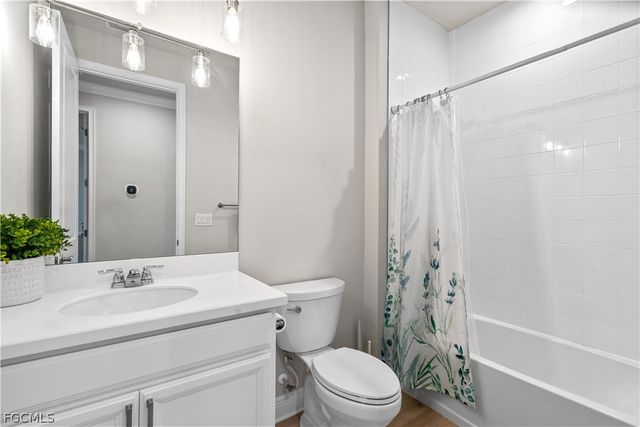 10357 Bonavie Cove DR, Fort Myers, FL 33966