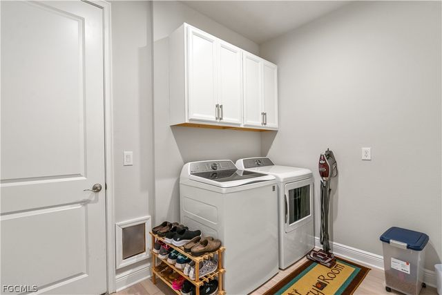 10357 Bonavie Cove DR, Fort Myers, FL 33966