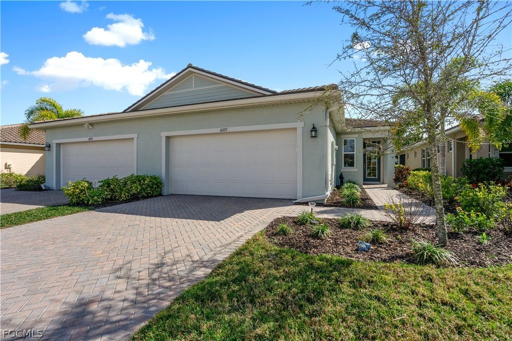 10357 Bonavie Cove DR, Fort Myers, FL 33966