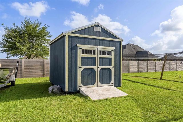 7421 Buckskin Drive, Iowa, LA 70647
