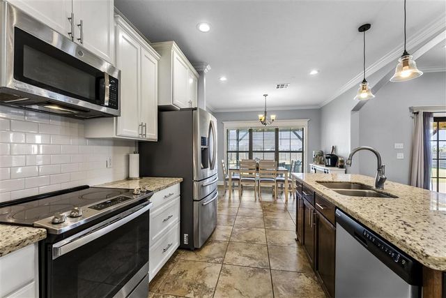 7421 Buckskin Drive, Iowa, LA 70647