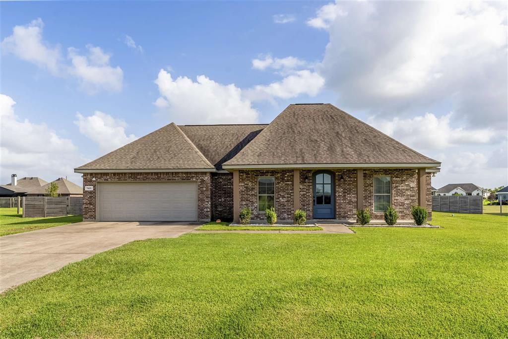 7421 Buckskin Drive, Iowa, LA 70647