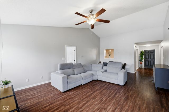 10182 Morning Light Drive, Avon, IN 46123