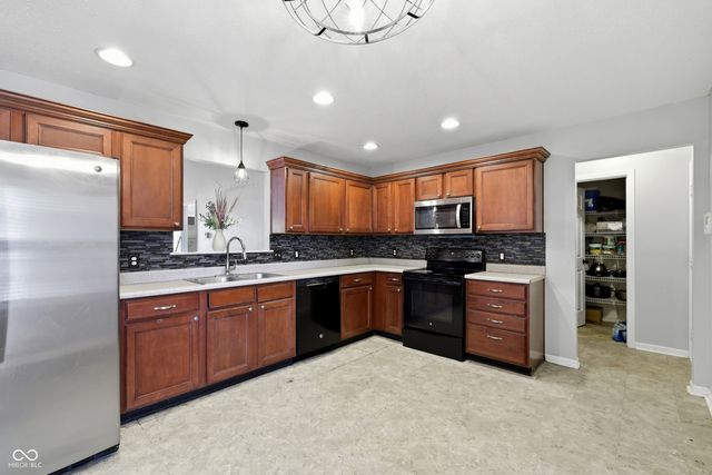 10182 Morning Light Drive, Avon, IN 46123