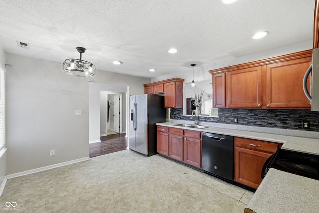 10182 Morning Light Drive, Avon, IN 46123