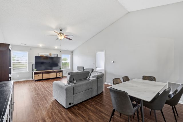 10182 Morning Light Drive, Avon, IN 46123