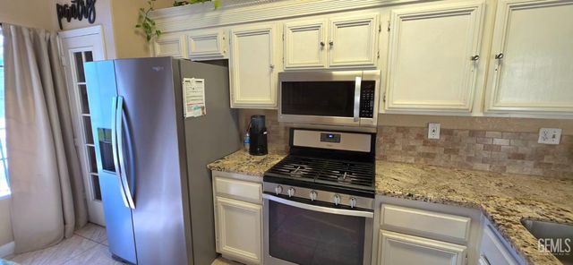5110 Greenville Court, Bakersfield, CA 93313