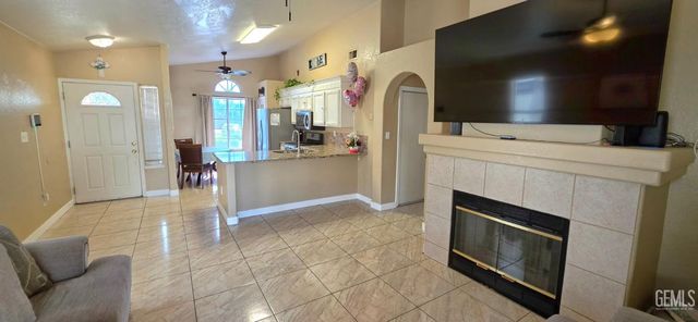 5110 Greenville Court, Bakersfield, CA 93313
