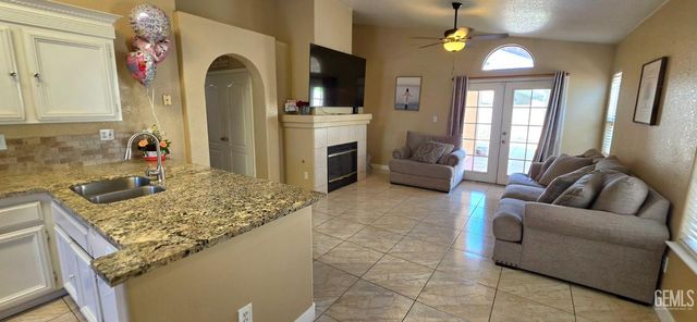 5110 Greenville Court, Bakersfield, CA 93313