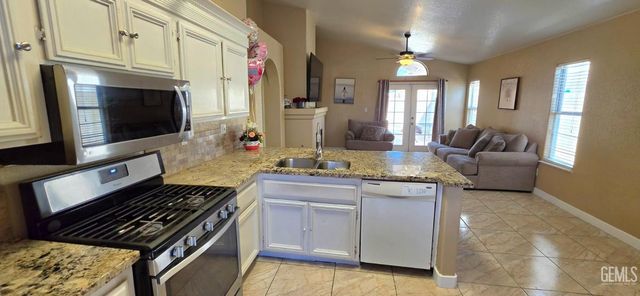 5110 Greenville Court, Bakersfield, CA 93313