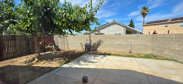 5110 Greenville Court, Bakersfield, CA 93313