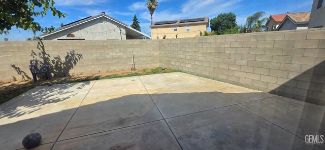 5110 Greenville Court, Bakersfield, CA 93313