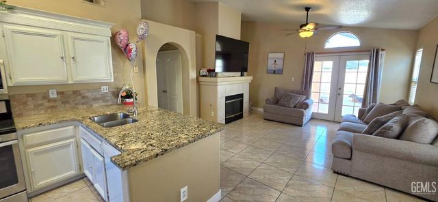 5110 Greenville Court, Bakersfield, CA 93313