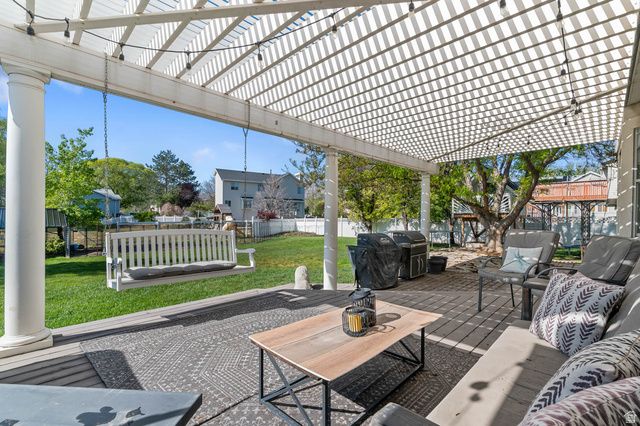 2855 W GOLDEN MEADOWS DR, Riverton, UT 84065