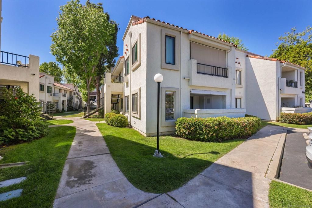 Image 16 of property listing at 8393 Capricorn 91, San Diego, CA 92126