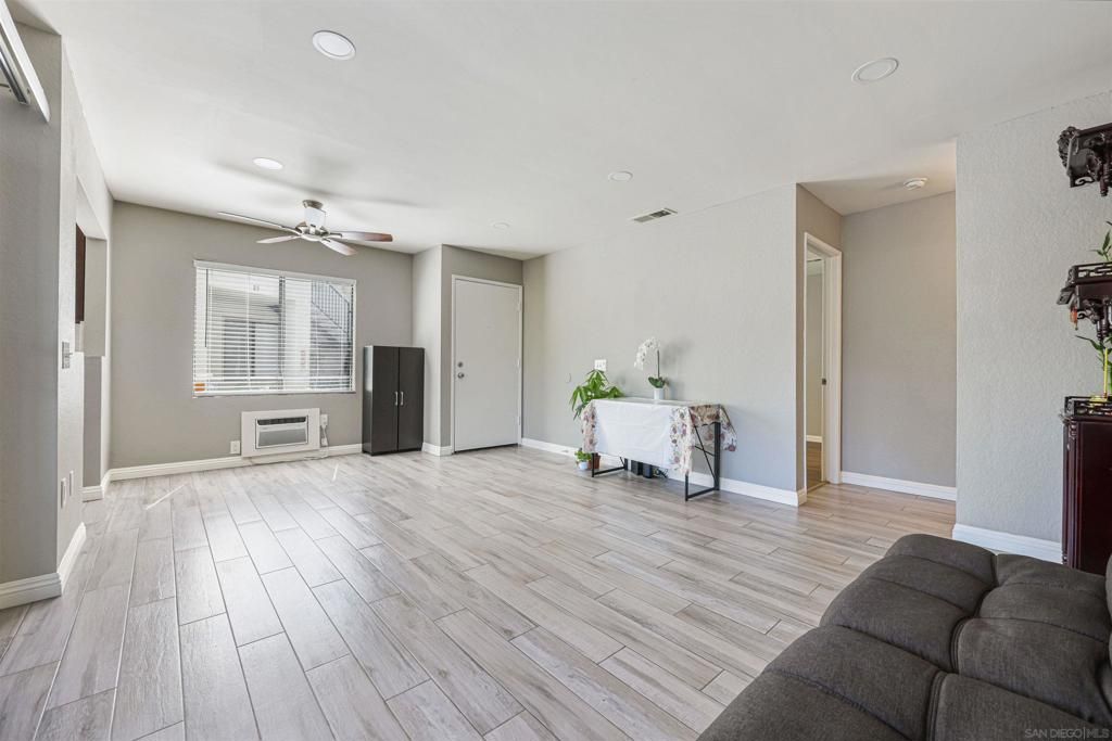 Image 6 of property listing at 8393 Capricorn 91, San Diego, CA 92126