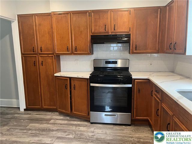 528 Centre Street, Easton, PA 18042